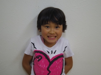 キッズダンスのレッスンに通う子供の写真7