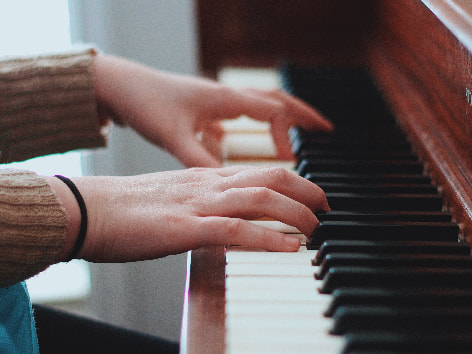 ピアノ弾き語り